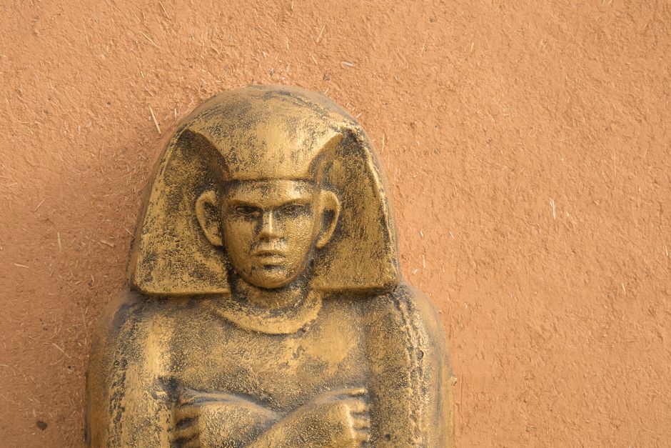 Dessins de pharaons sur papier peint égyptien. Dessins de pharaons sur papier peint égyptien.